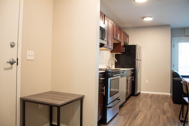 Photo - 408 E Healey