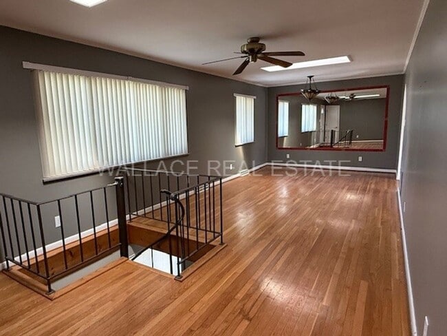 Photo - OAK RIDGE: 3 BEDROOM, 2.5 BATH HOME IN EMORY HEIGHTS