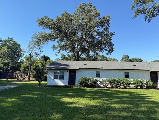 Building Photo - 2 Bedroom, 1 Bathroom Duplex in Harlem, GA 30814