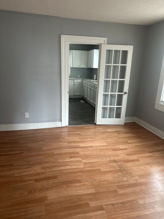 Photo - 536 Heard Ave