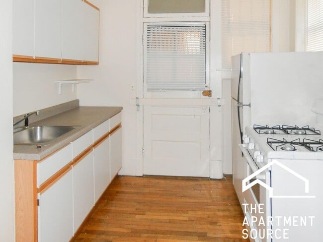 Building Photo - 638 W Arlington Pl Unit 53