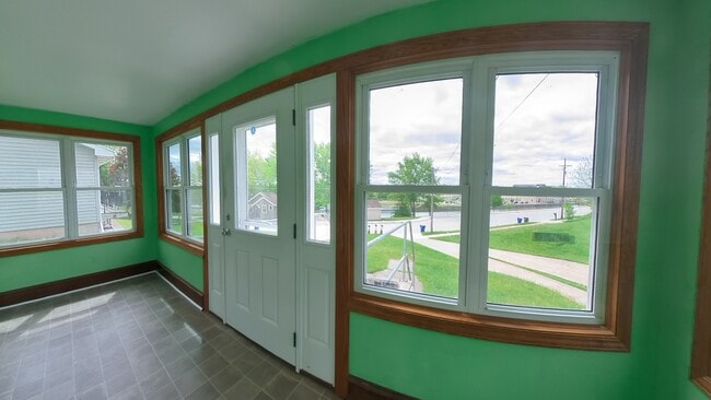Front Porch - 230 Canal St