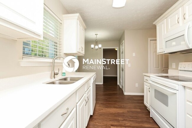 Photo - 3 Bedroom Pet-Friendly Home in Goodlettsville, TN with Main Street Renewal