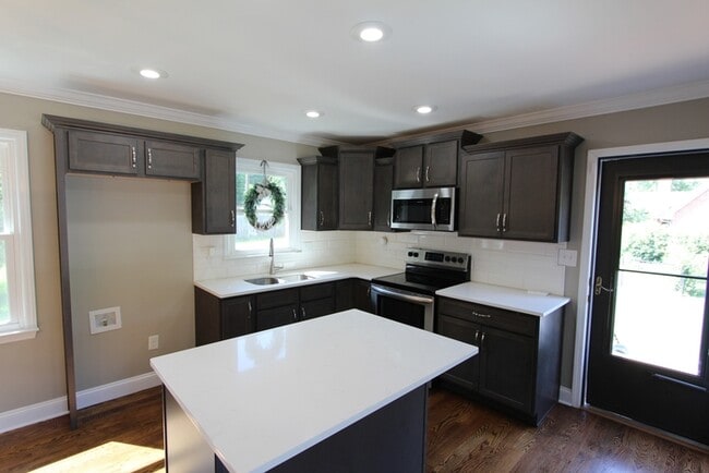 Photo - 1766 Colony Rd