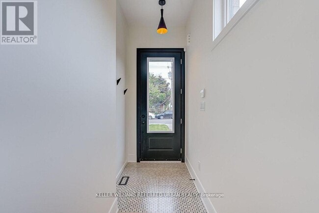 Photo - 16A Maple Ave N