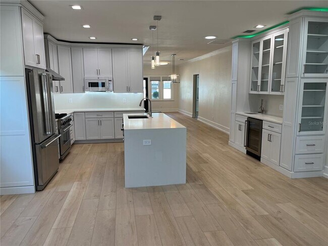 Photo - 2925 2nd Ave N