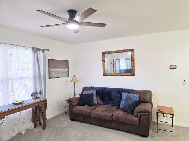 Building Photo - Charming 1-bedroom, 1-bath second-floor condo available NOW!