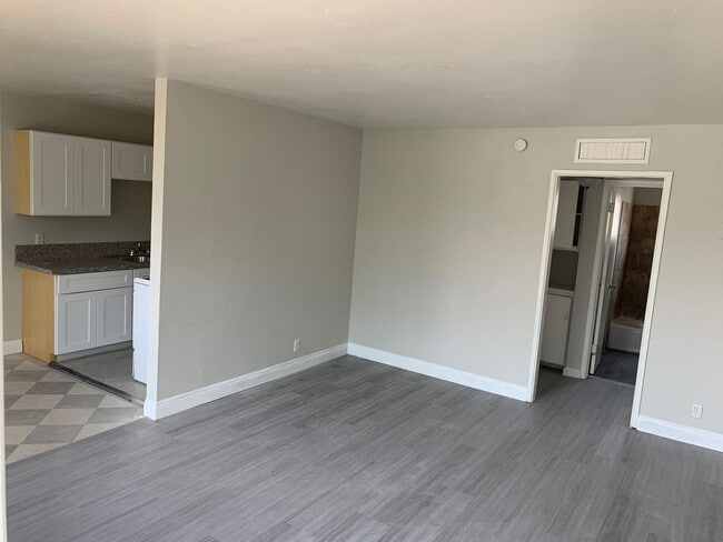 1 BEDROOM APARTMENT IN SOUTH LAS VEGAS( AP... - 1 BEDROOM APARTMENT IN SOUTH LAS VEGAS( AP... Unit 230 W BOSTON AVE #7