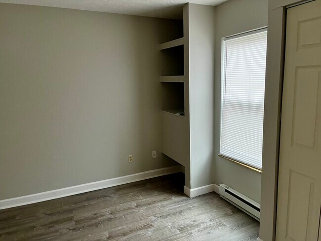 Photo - 707 Forest Ln