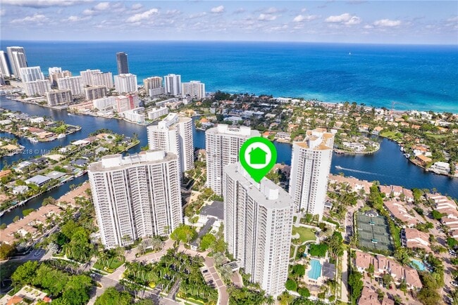 Building Photo - 21055 Yacht Club Dr Unit 1210 Rental