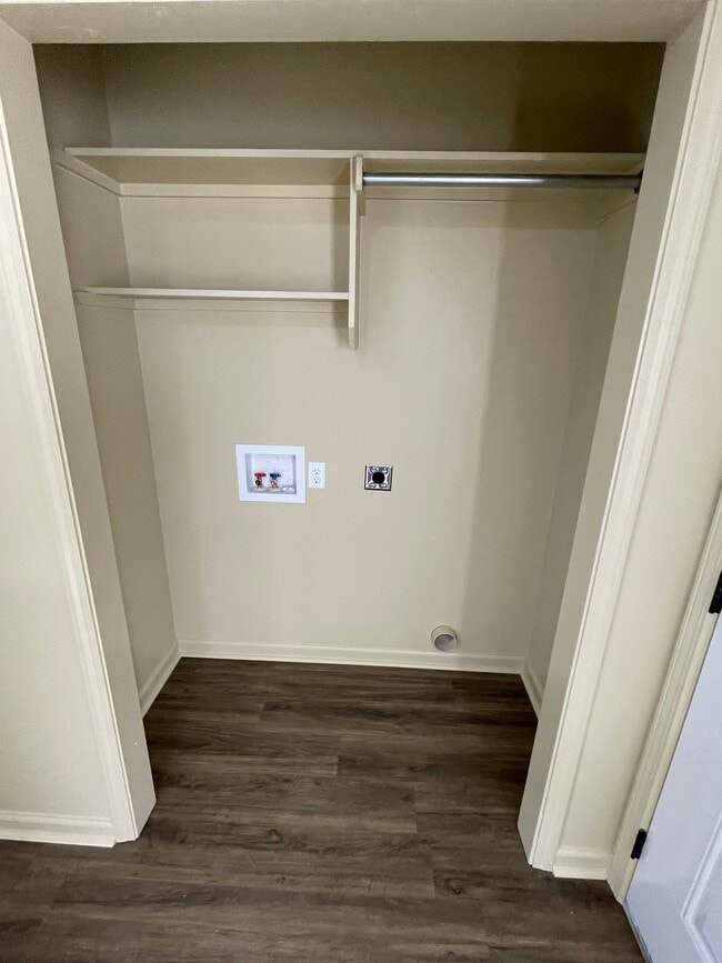 Oak Creek Apartment