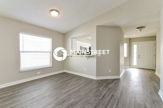 Photo - 3 Bedroom Pet-Friendly Home in Bradenton, FL with Main Street Renewal