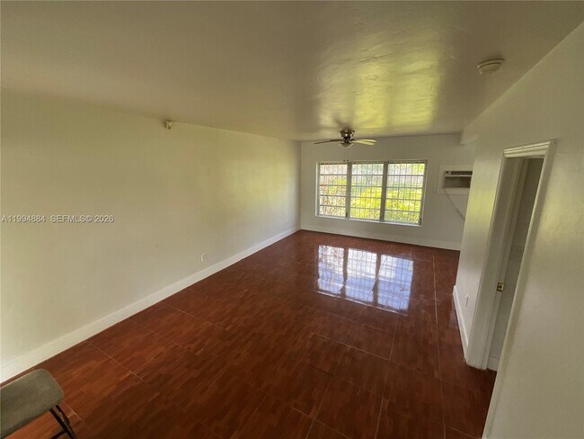 Photo - 661 NE 138th St Unidad 663