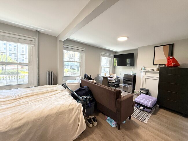 Building Photo - 14 Derne St Unit 14 Derne St Rental