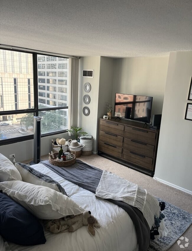 Building Photo - 405 N WABASH Unit 315 Rental