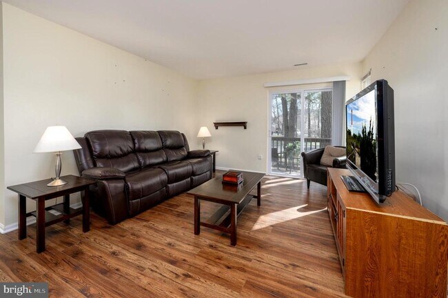 Photo - 339 Woodlake Dr
