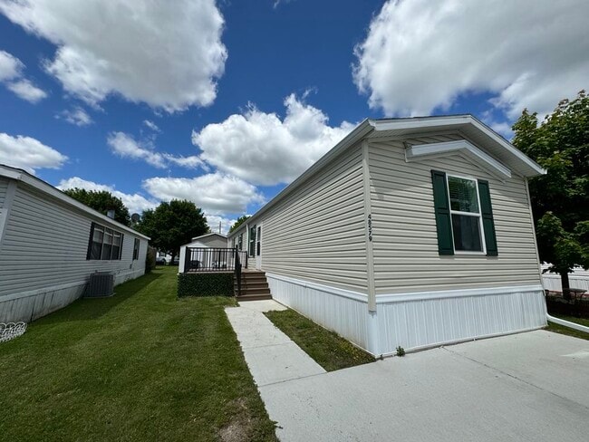 Photo - 48579 Leafdale Ct