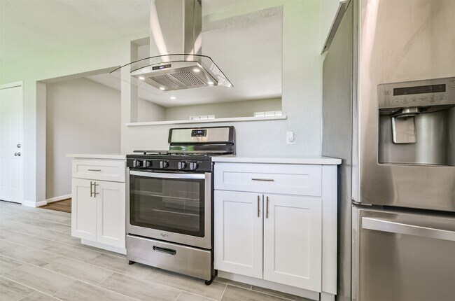 Photo - 9631 Bundy Ln