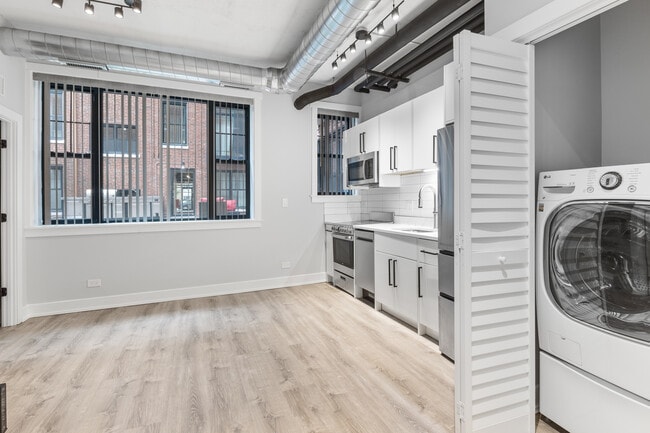 Photo - 7645 N Sheridan Rd Unit 109