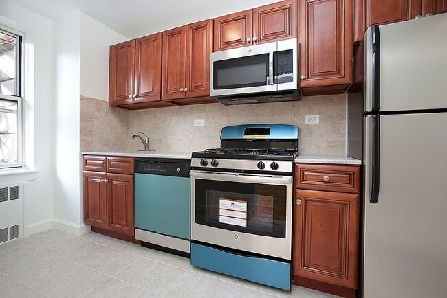 Building Photo - 66-34 108th St Unit 4F