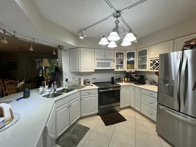 Photo - 100 Scotia Dr Unit 203