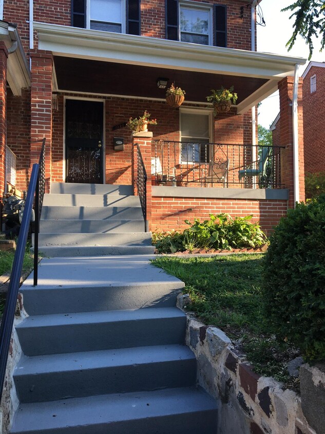 Photo - 1923 S St SE (Washington, DC)