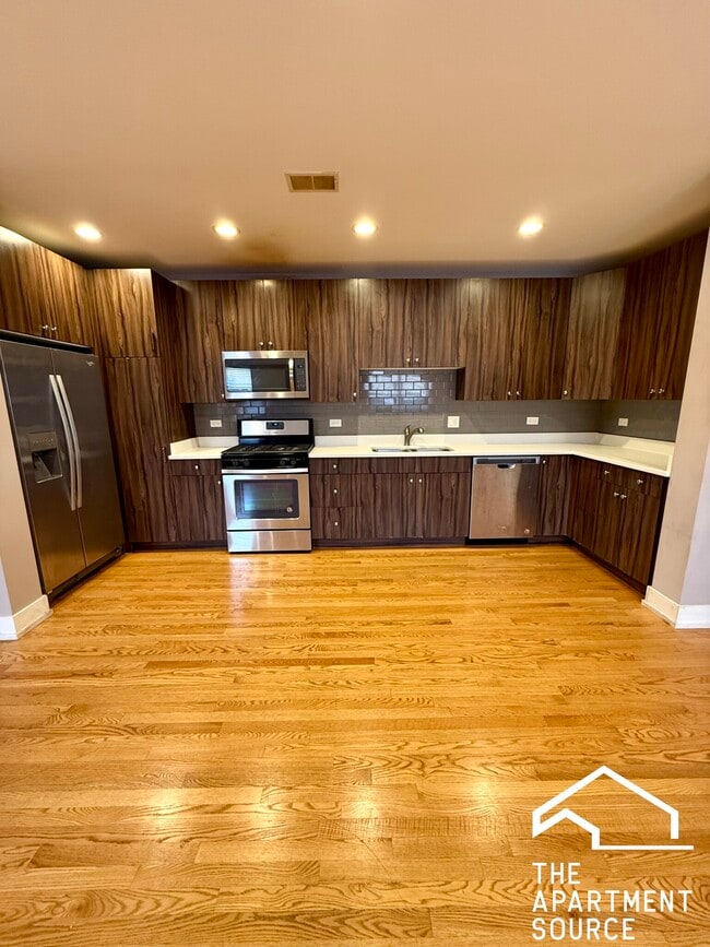 Photo - 3433 S Indiana Ave Unit 301