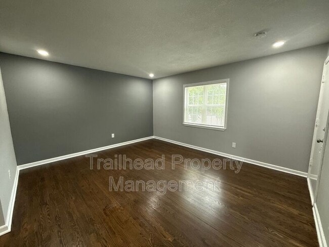 Photo - 312 E Gregory Blvd