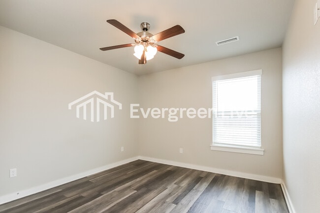 Photo - 428 N Wyandotte St