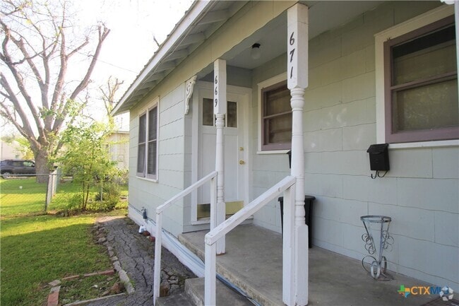 Building Photo - 669 Roosevelt St Rental