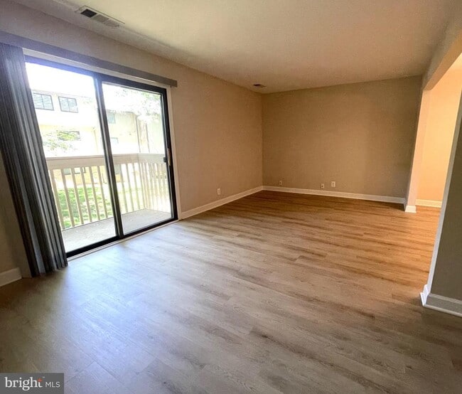Photo - 2661 Glengyle Dr