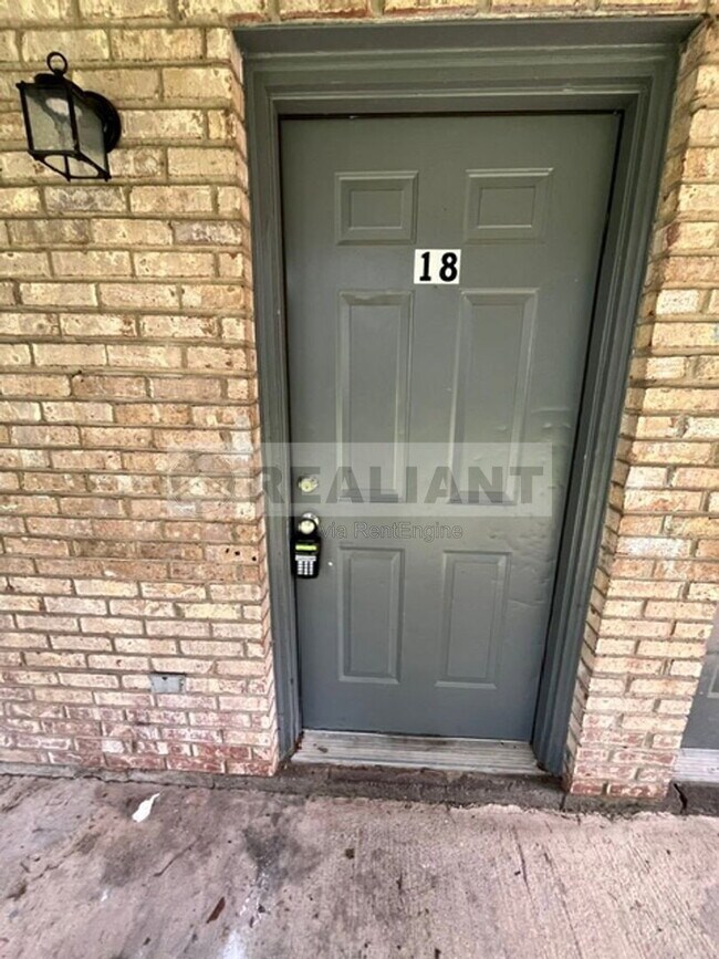 Photo - 31 Hurley St Unit 18