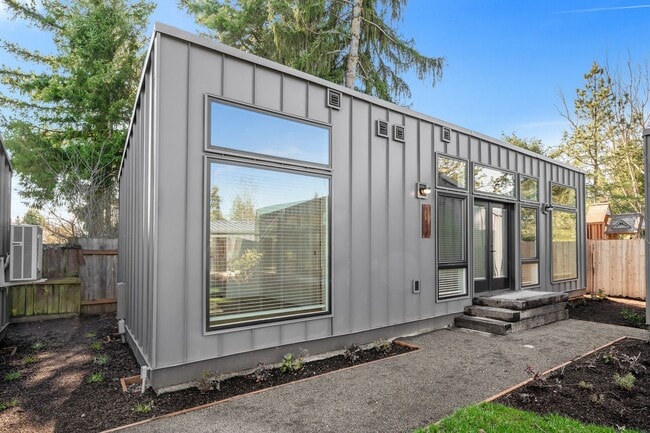 Photo - Morris Street Commons Modualr Living! 2/1 55+ Community Living!