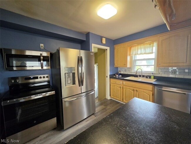 Photo - 1371 W Miner Rd
