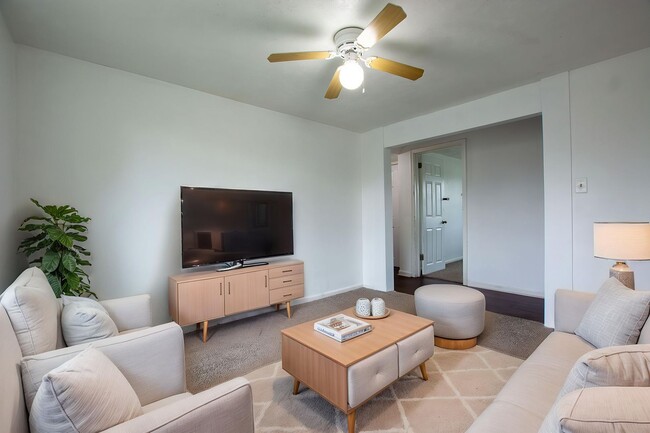 Building Photo - 5604 S 36th St Unit #3