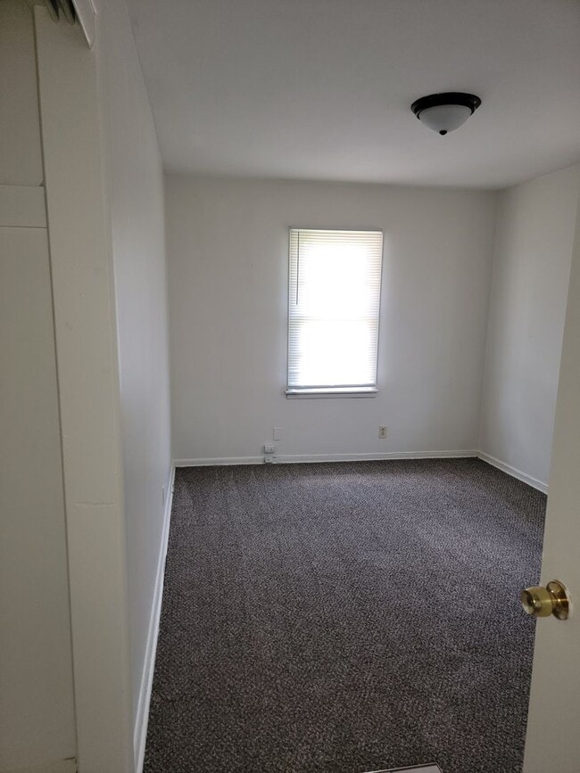 Photo - 2BR/1BA Updated Home – Vouchers Welcome!