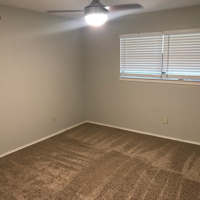 Photo - 4503 Smooth Oak Dr