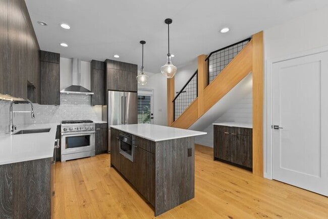 Photo - ULTRA-MODERN Townhome w/AC and Views in the Heart of Eastlake!