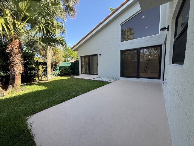 20910 Estada Ln