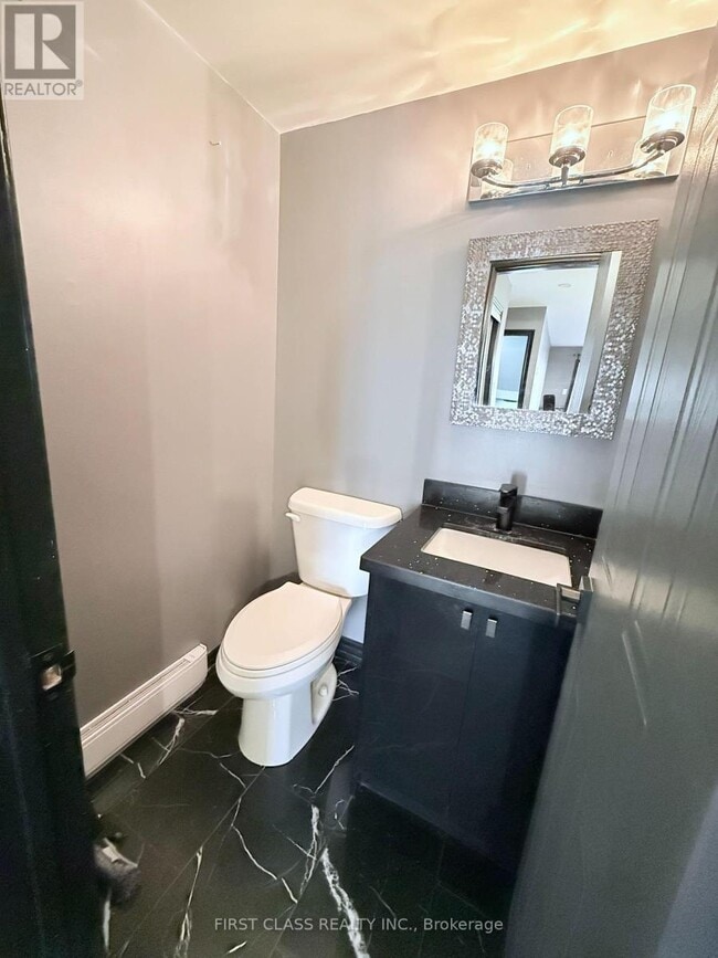 Photo - 2135 Dufferin St