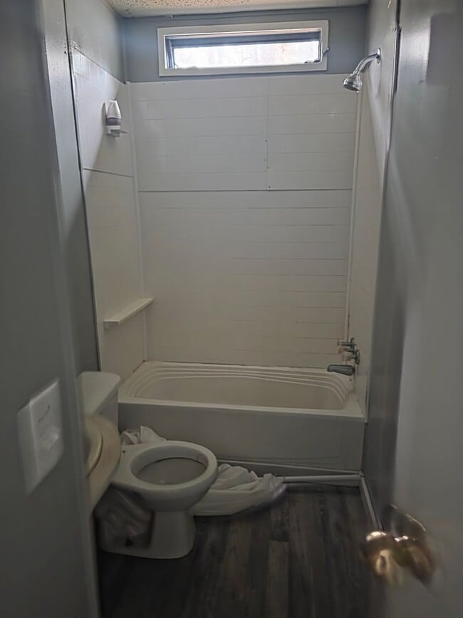 Photo - 711 Hillside Dr