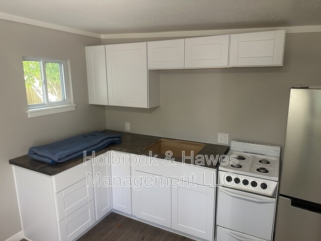 Photo - 323 1/2 Scott Avenue