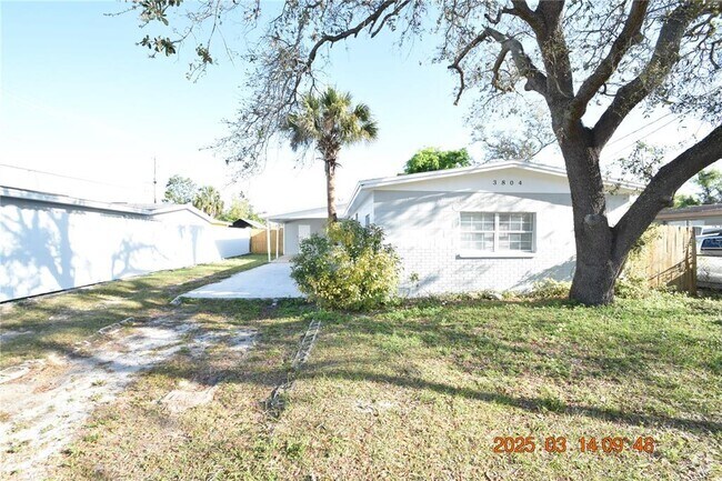 Building Photo - 3804 E 32nd Ave Rental