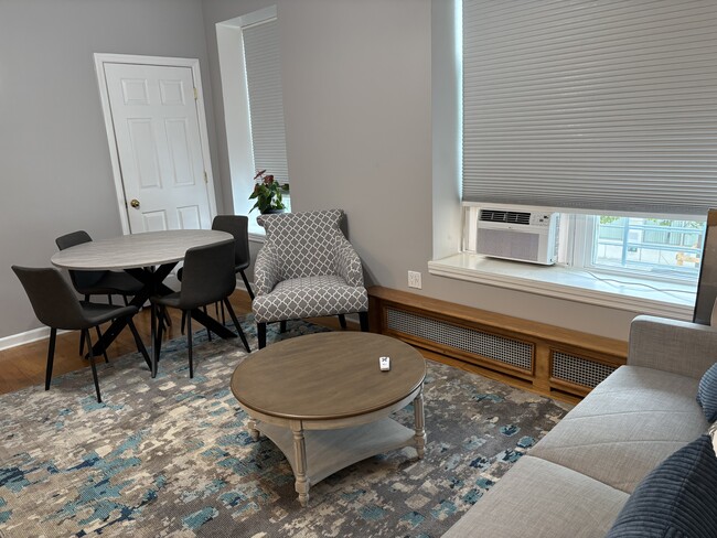 Photo - 9706 Metropolitan Ave Unidad 2F