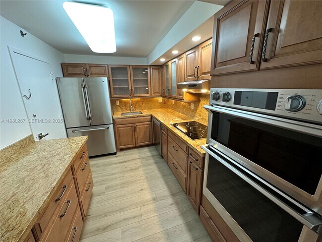 Photo - 6039 Collins Ave Unit 1136