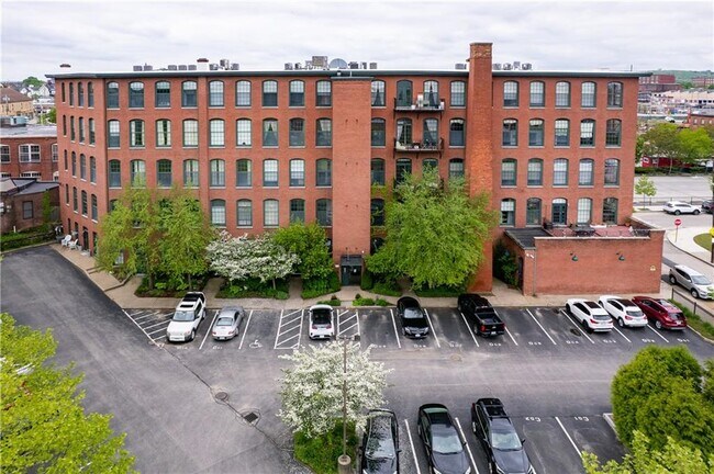 28 Bayley St Unit 301