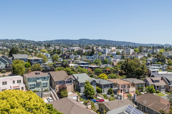 Photo - 491 Crescent