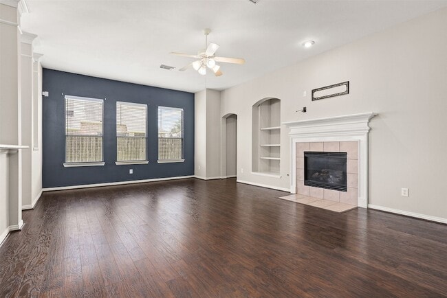 7611 Waterlilly Ln