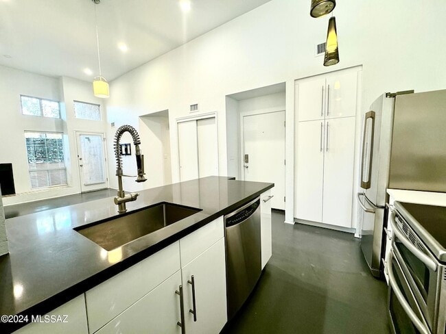 Building Photo - 7620 E Callisto Cir Unit 113