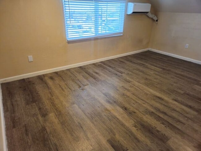 Photo - Large Downtown Studio, walking distance to UNR and Downtown Reno